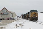 CSXT 464 Leads M426 at Belgrade